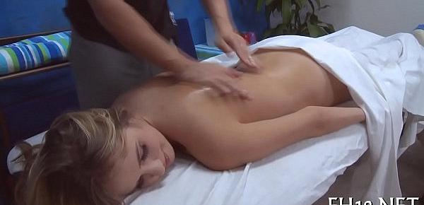  Eroctic massage